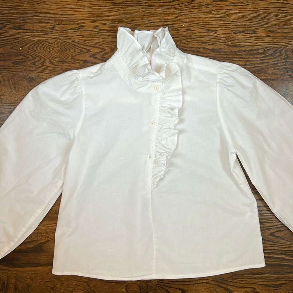 Chic White Ruffled Blouse